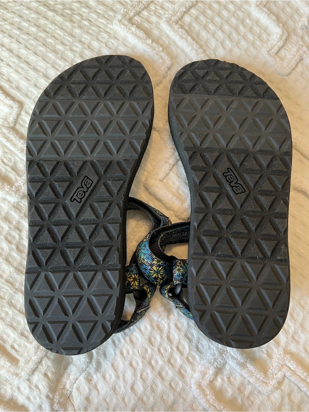 Teva Black Sandals with Blue and Yellow Floral Straps—Women’s Size 8–Water Shoes - Picture 5 of 5